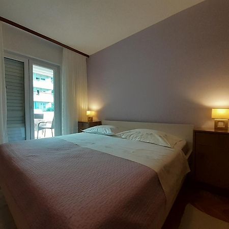Omis Apartmani Mouse Rum bild